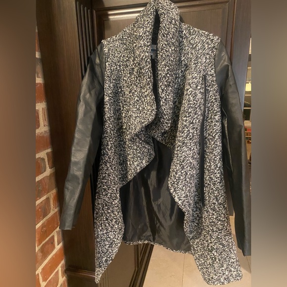 Pim + Larkin Shawl Jacket with faux leather sleeves - Picture 7 of 7